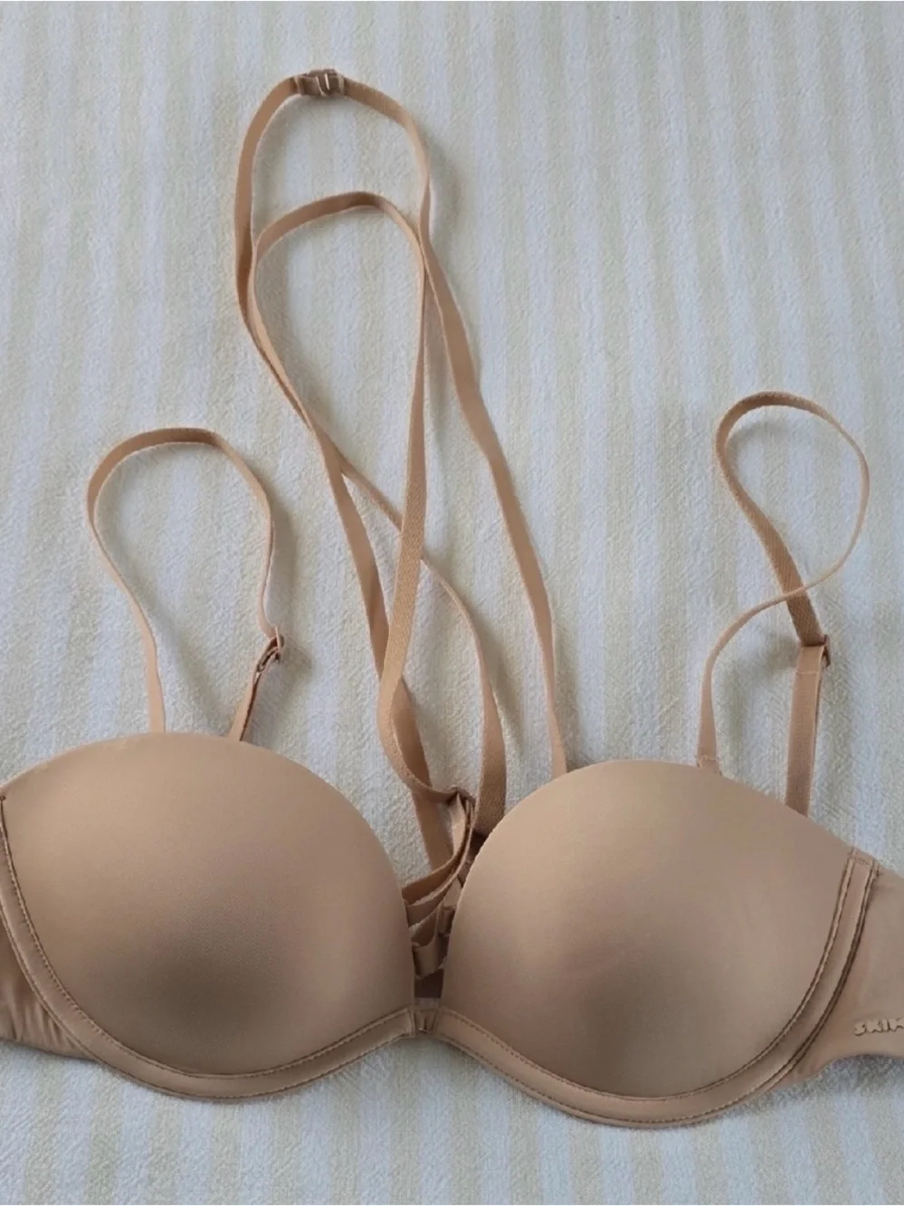 Skims Multiway underwire bra - NWT 32B - Picture 2 of 14